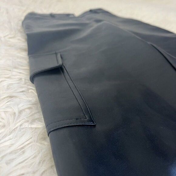 Aritzia WILFRED Faux Leather Modern Cargo Black Pants Womens Size 00 NWOT - Picture 11 of 12